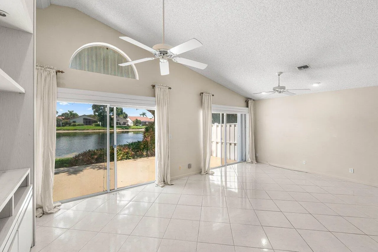 013-9763HarbourLakeCircle-BoyntonBeach-F