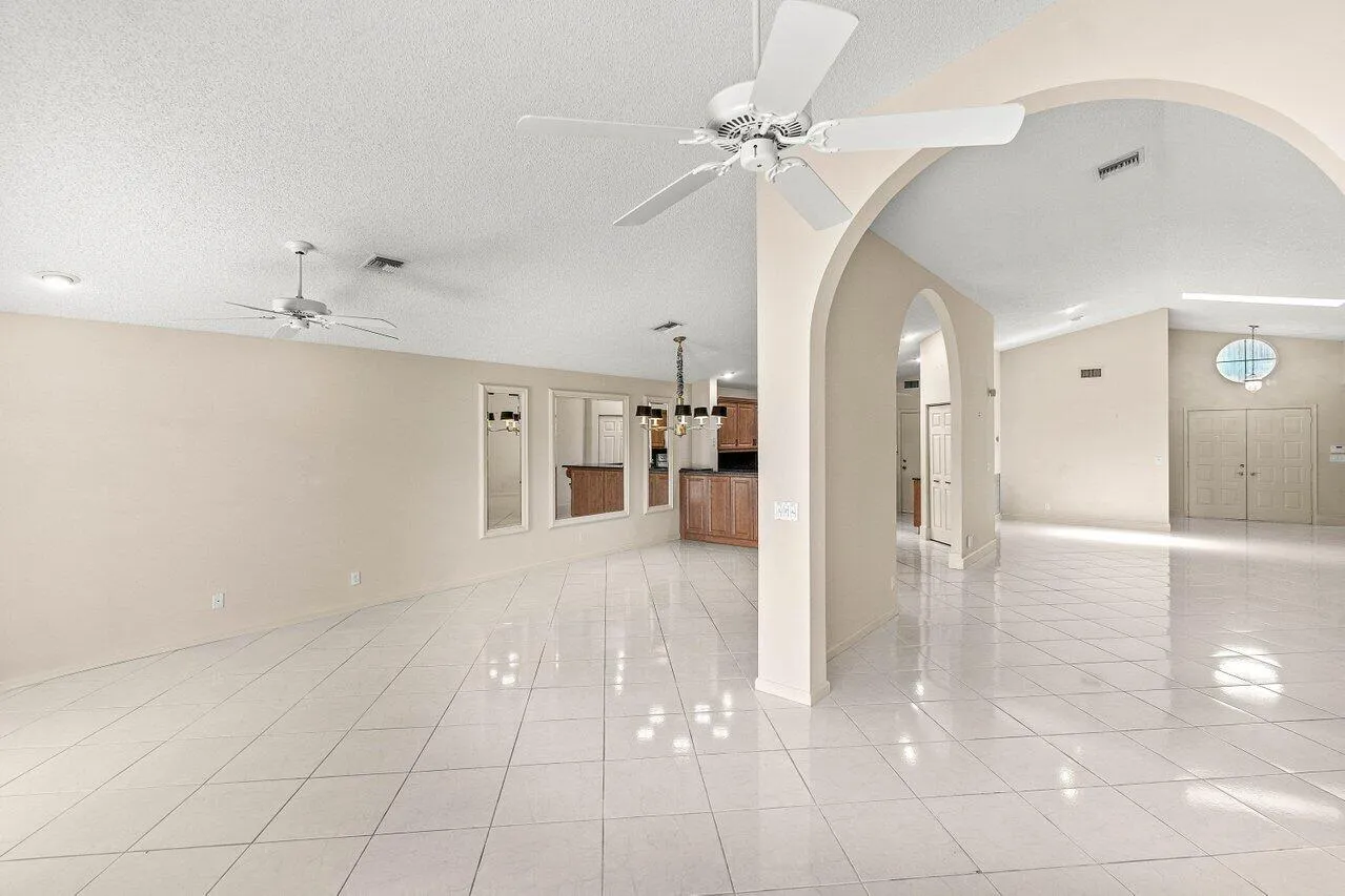 007-9763HarbourLakeCircle-BoyntonBeach-F