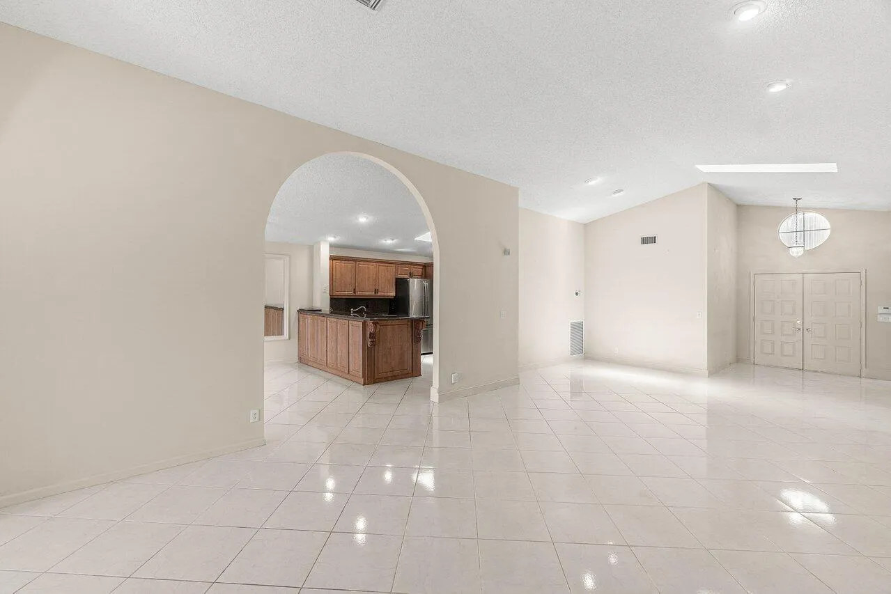 006-9763HarbourLakeCircle-BoyntonBeach-F