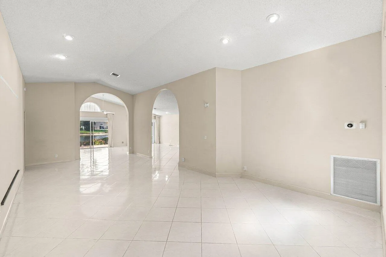 009-9763HarbourLakeCircle-BoyntonBeach-F