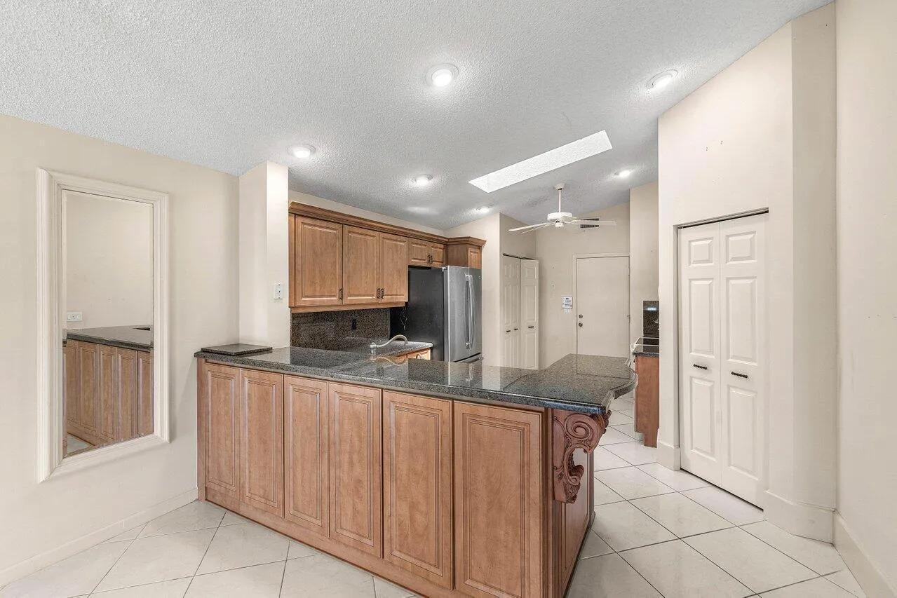 020-9763HarbourLakeCircle-BoyntonBeach-F