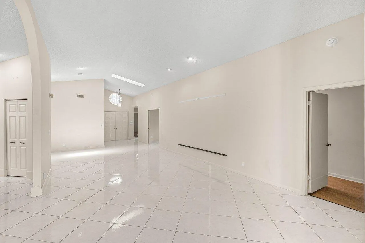 011-9763HarbourLakeCircle-BoyntonBeach-F