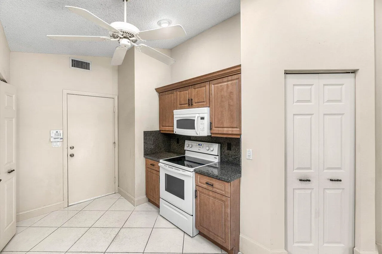 022-9763HarbourLakeCircle-BoyntonBeach-F