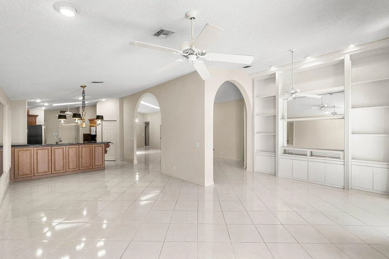 016-9763HarbourLakeCircle-BoyntonBeach-F