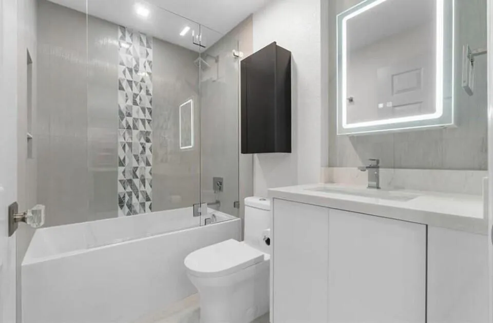 17 - Bathroom 2