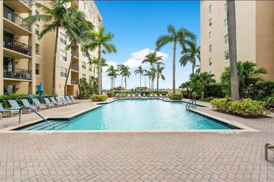 Outside - Pool