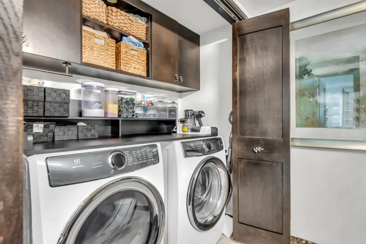 Powder/Laundry Room