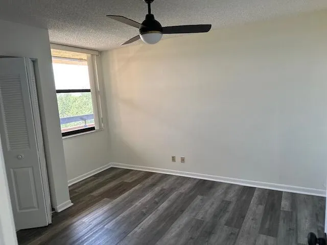 Guest with Wall Closet