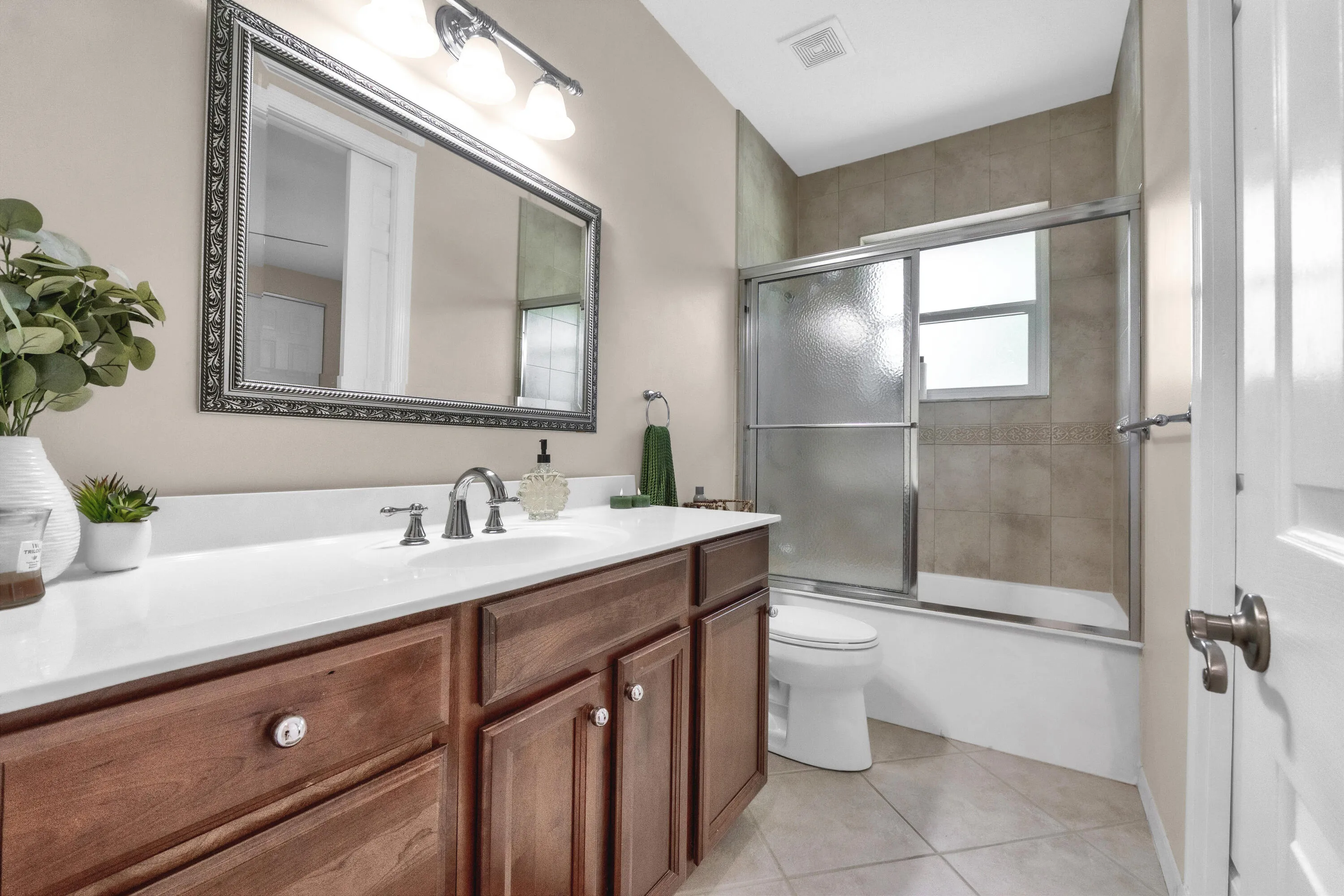 5730_Nw_66th_Way-35
