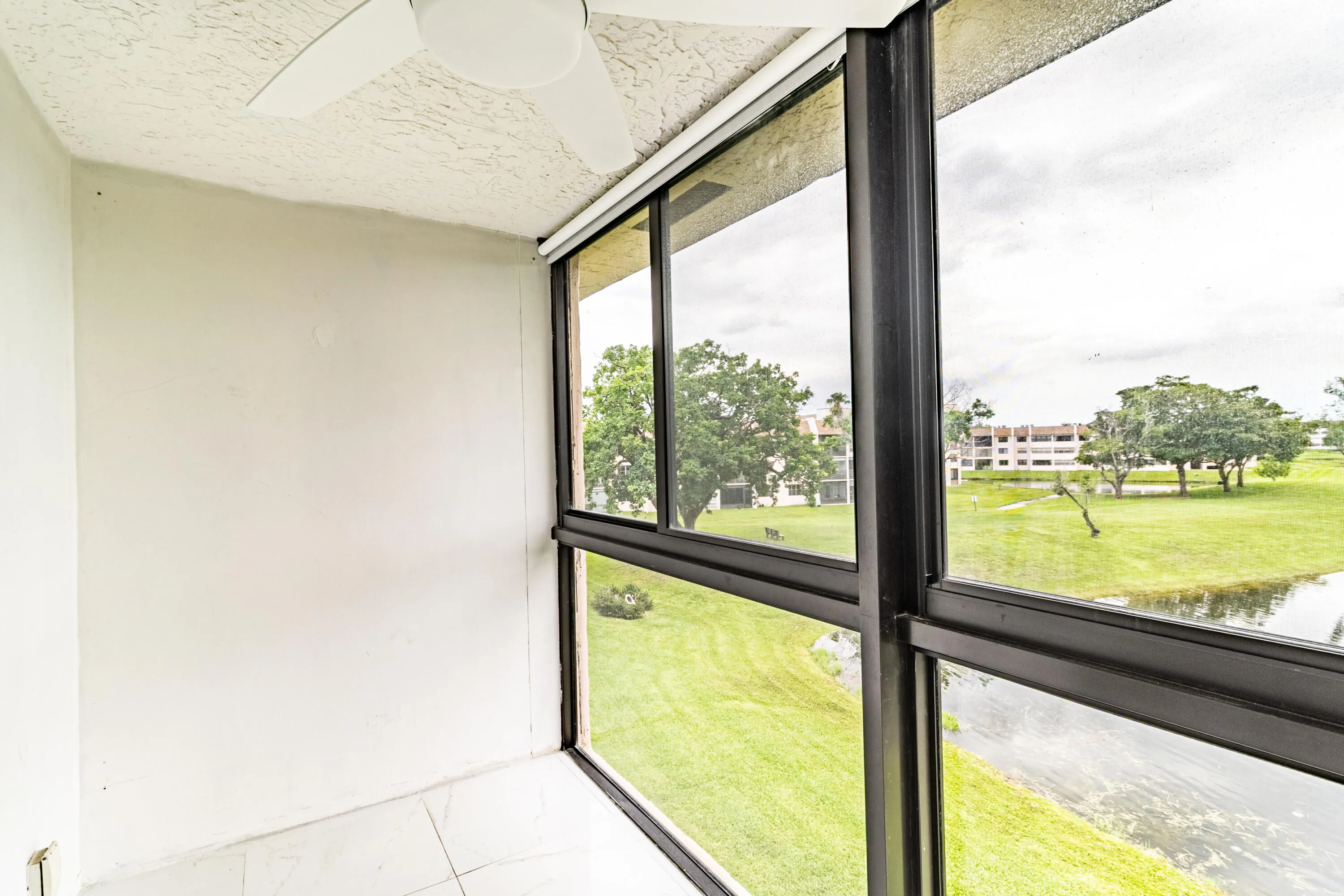 R62_4666-HDR