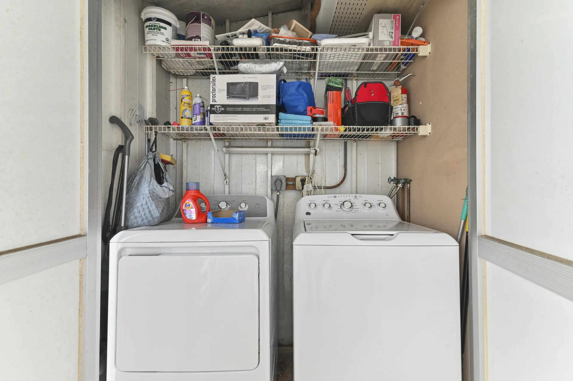 24 Laundry 01