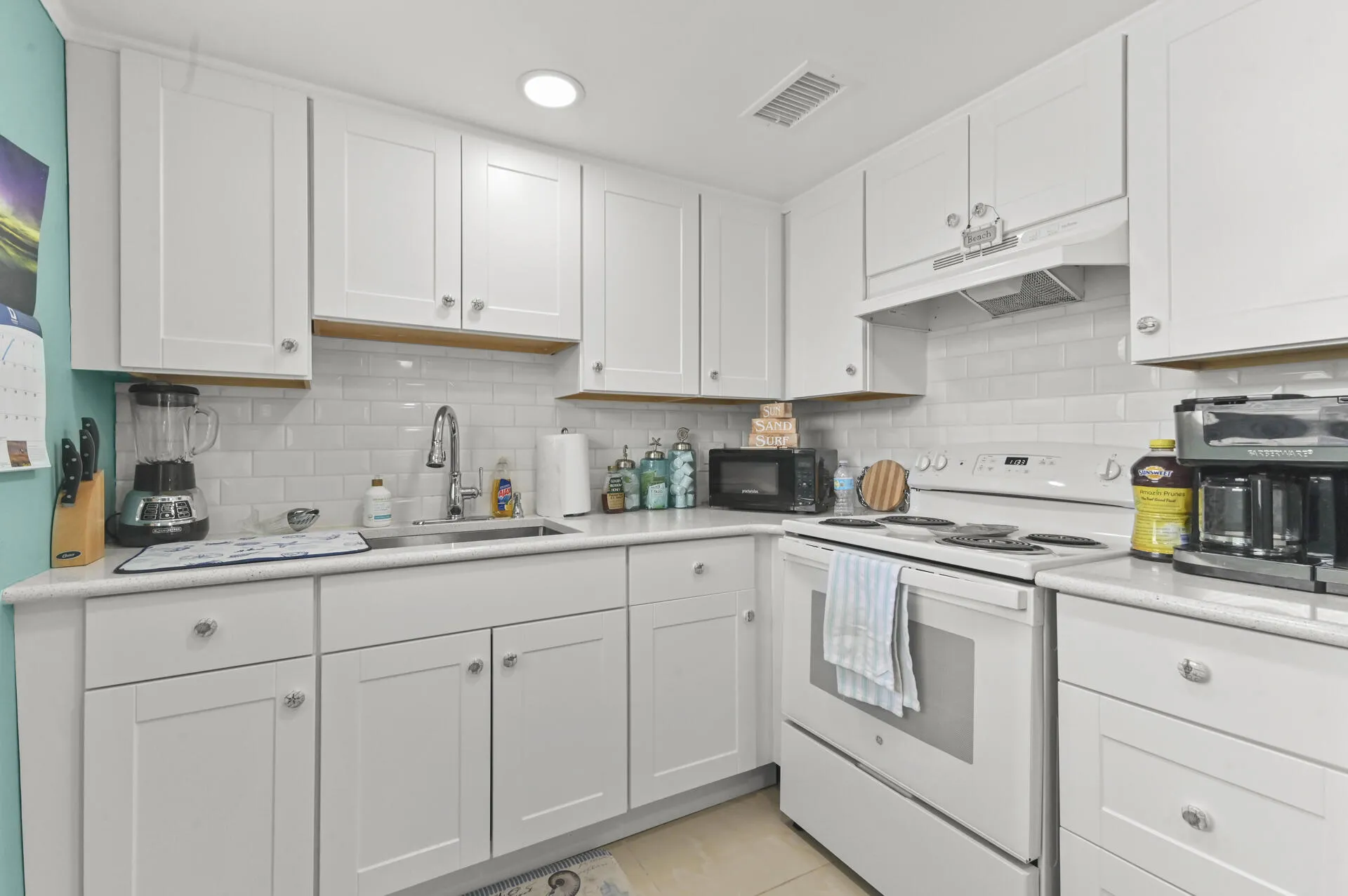 12 Kitchen 02