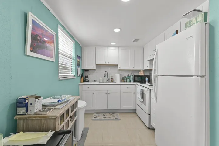 11 Kitchen 01