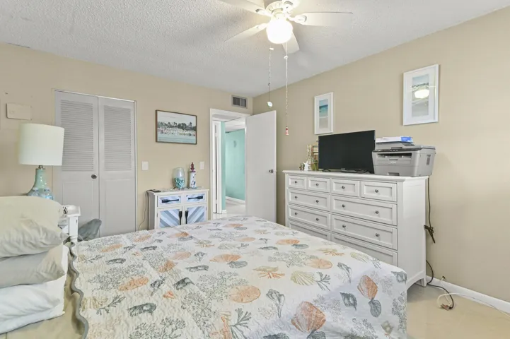 14 Bedroom 02