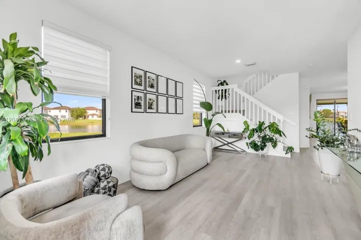 Main entrance Living Room