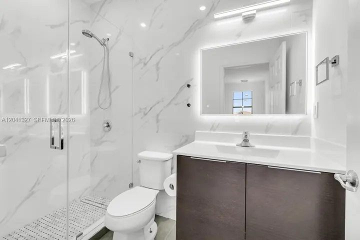 Second floor Bath