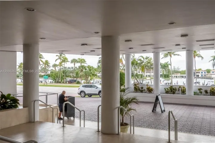 Valet