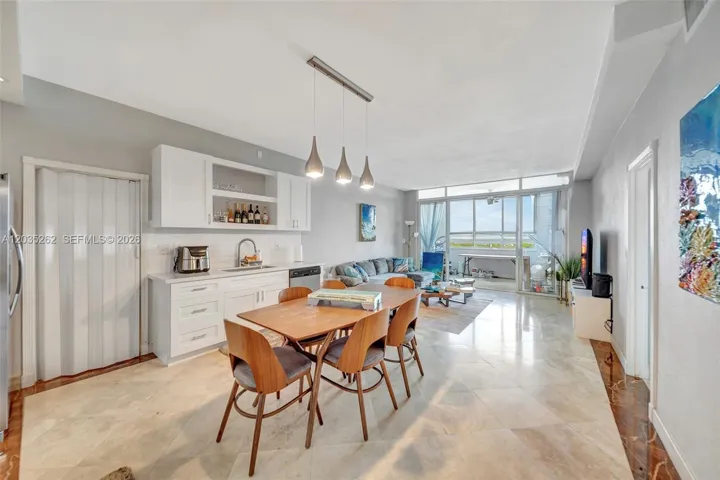 Dining/Kitchen