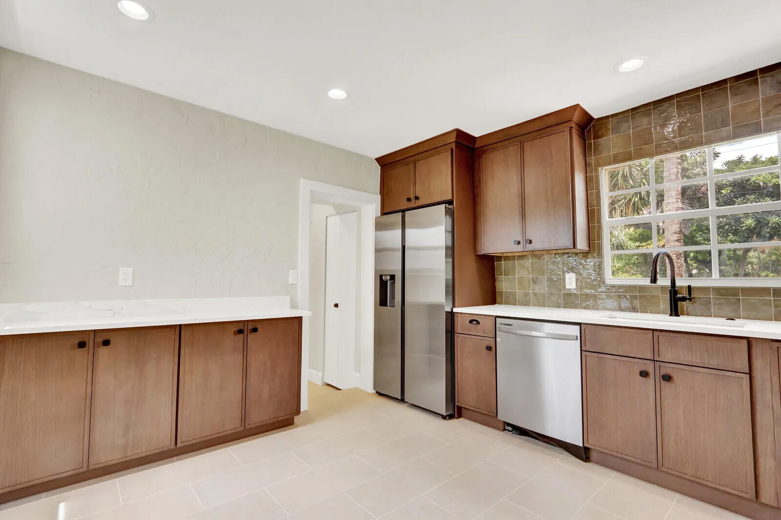 Fantastic counter space