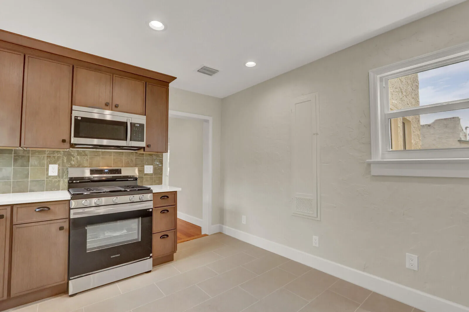 Gas stove