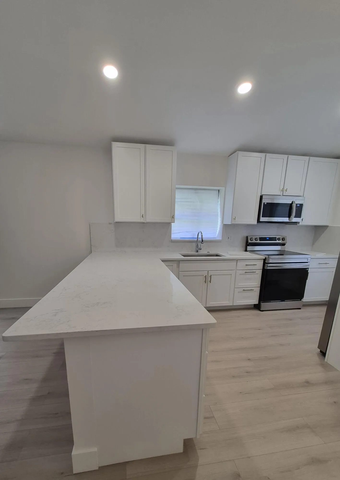 8101 Kitchen Side