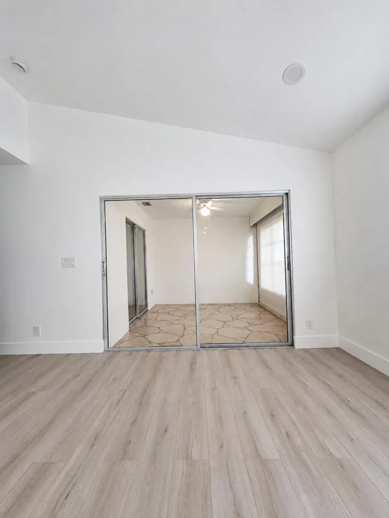 8101 Living Space and Florida Room