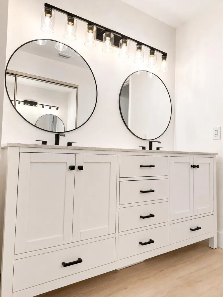 8101 Primary Vanity