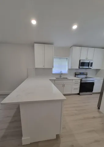 8101 Kitchen Side