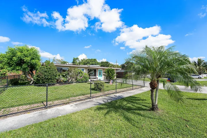 002-1845KudzaRoad-WestPalmBeach-FL-33415