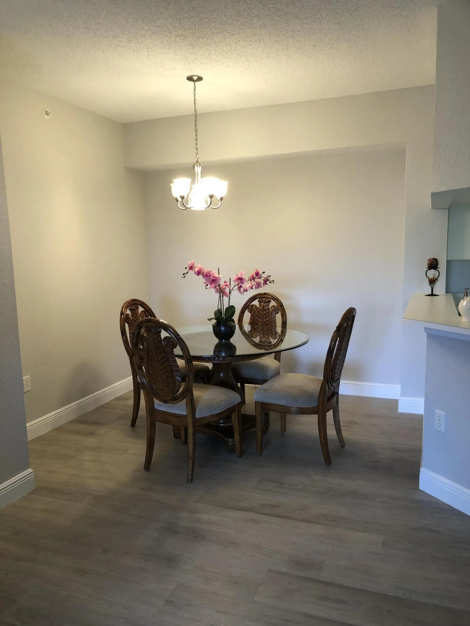 DINNING ROOM
