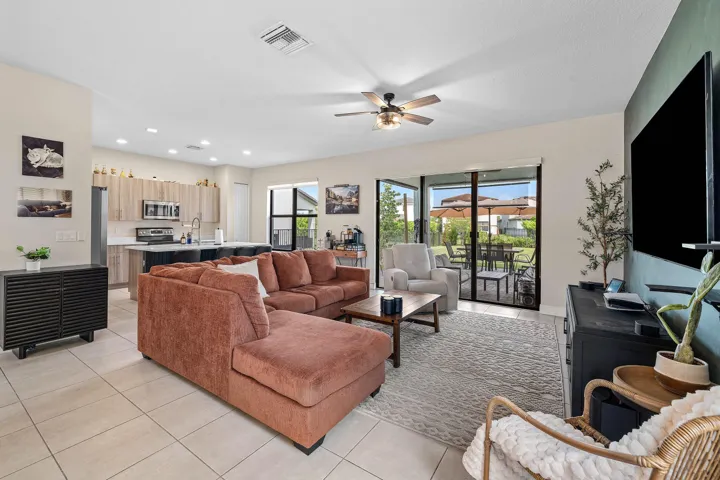 009-4895SandDollarDrive-Westlake-FL-3347