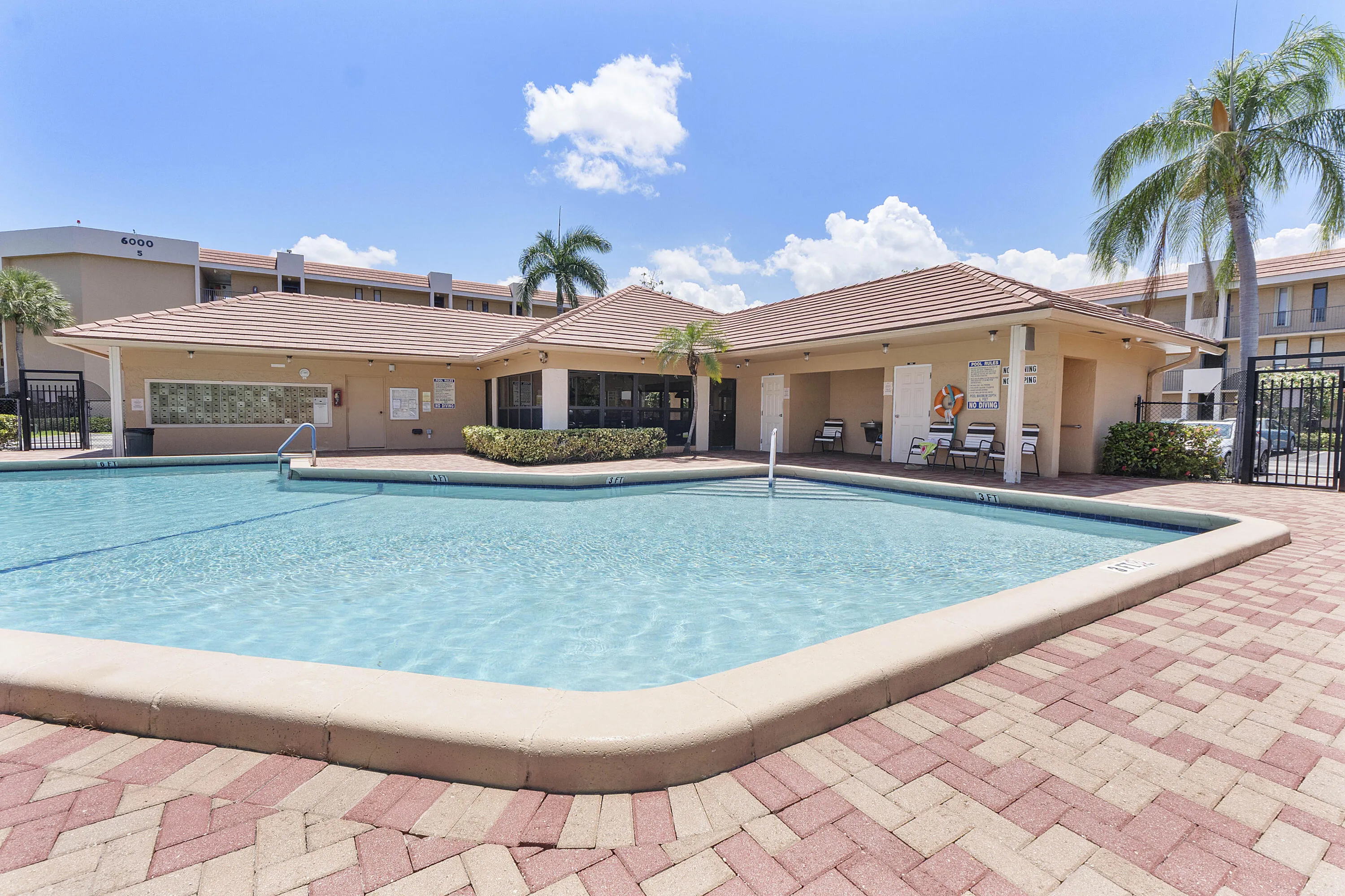 5828 Coral Lake Dr u304_054