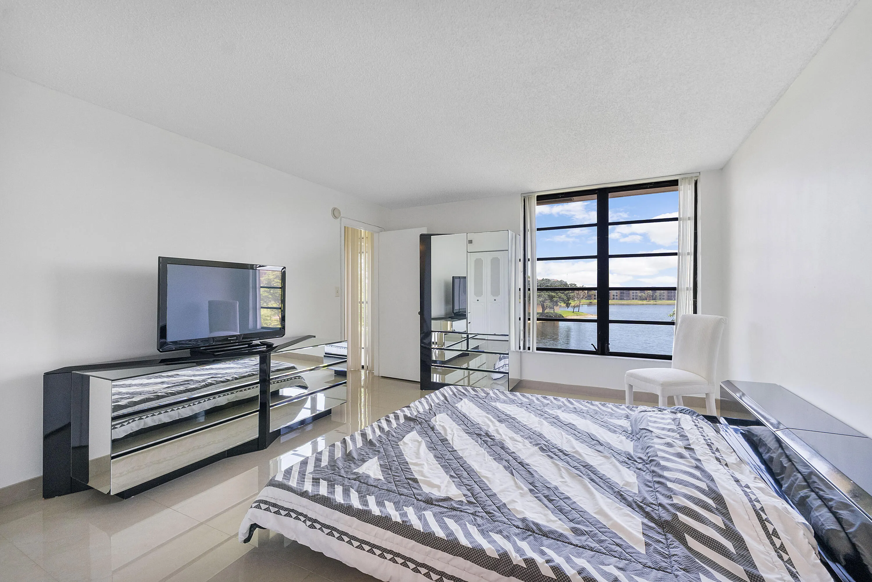 5828 Coral Lake Dr u304_034