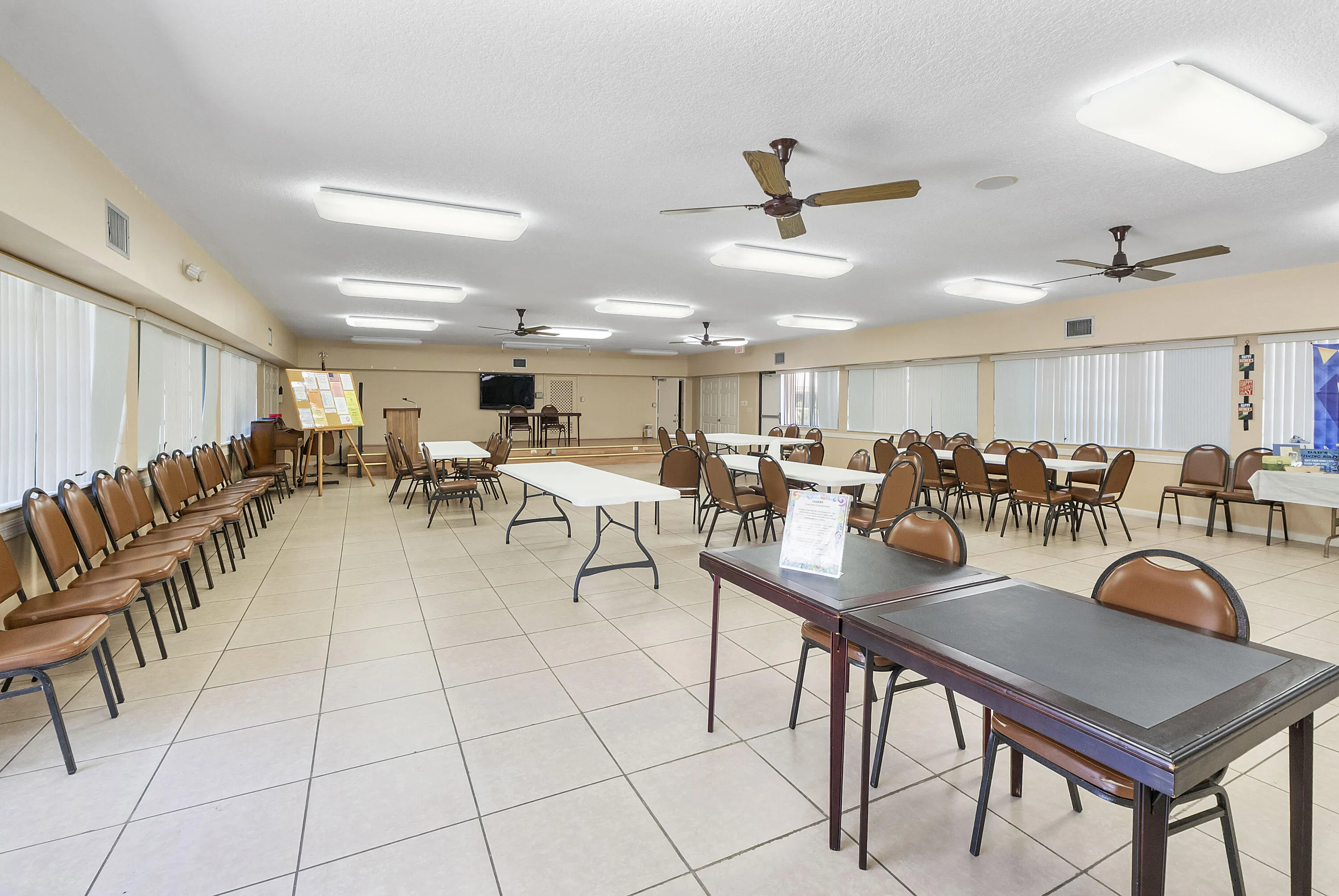 5828 Coral Lake Dr u304_059