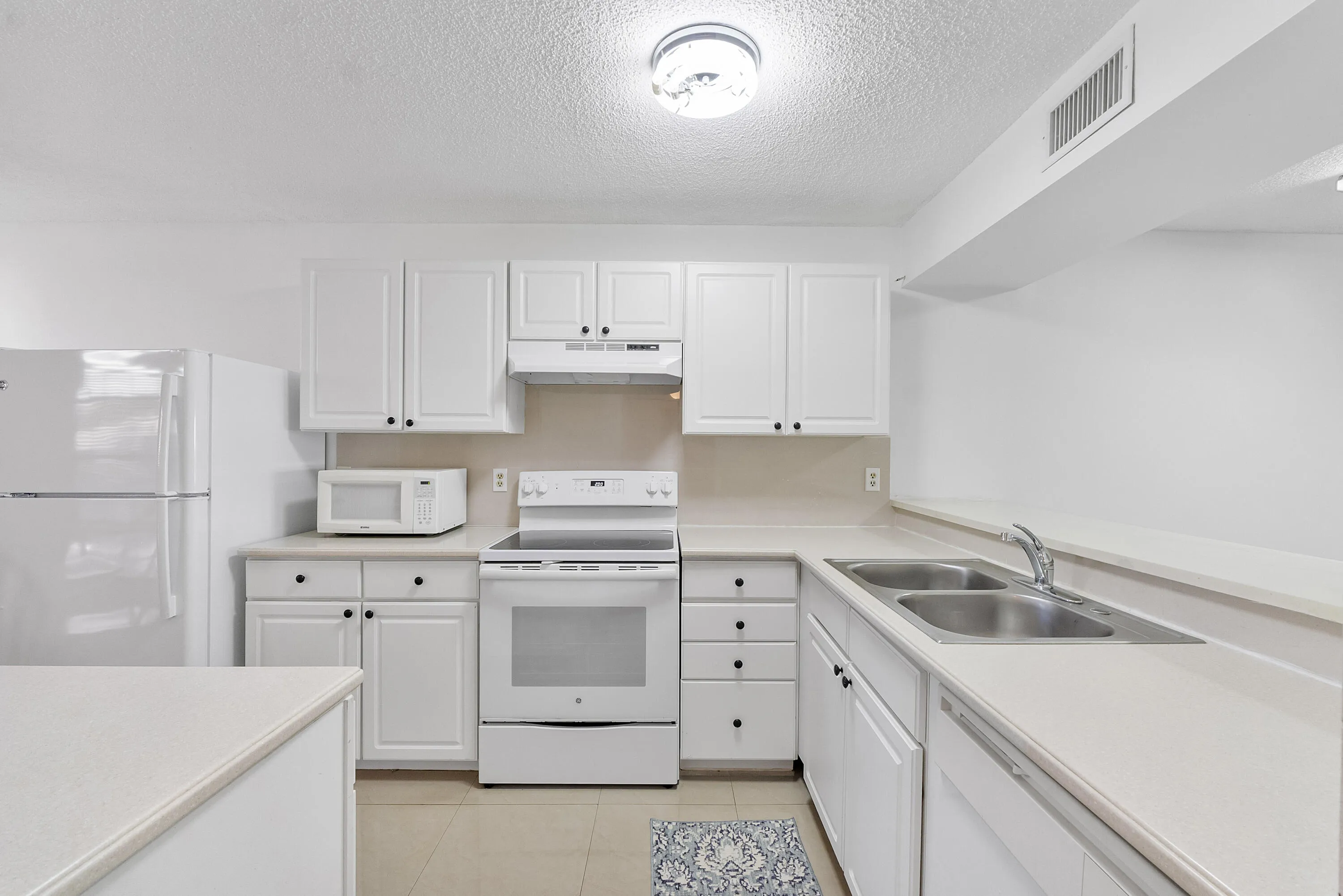 5828 Coral Lake Dr u304_041