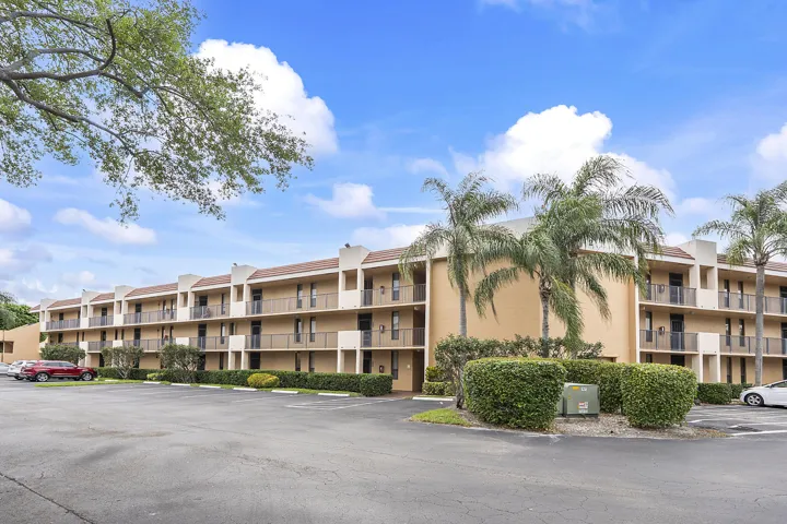5722 Coral Lake Dr_038