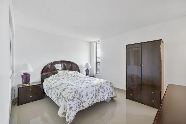 5828 Coral Lake Dr u304_027
