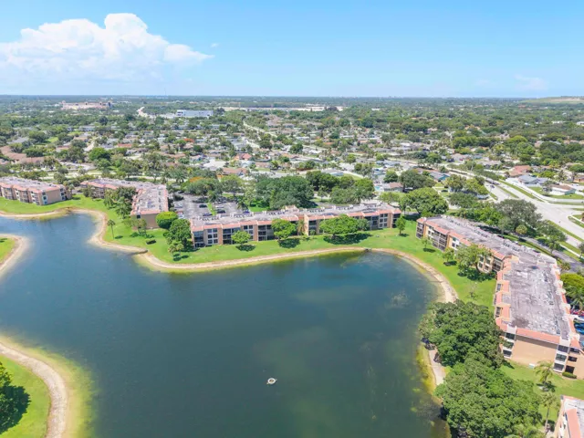 5828 Coral Lake Dr u304_024