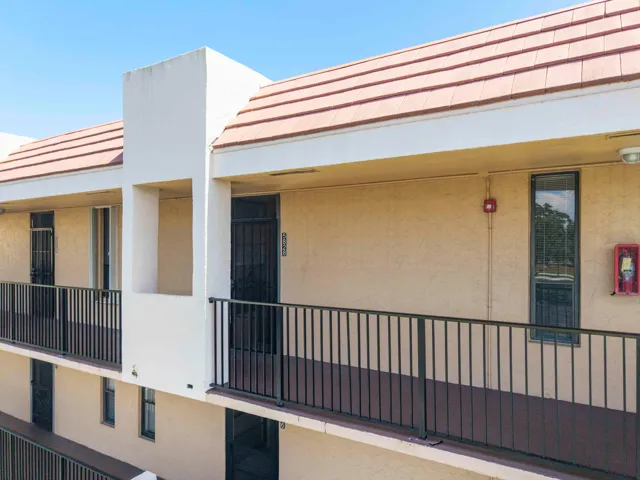 5828 Coral Lake Dr u304_012