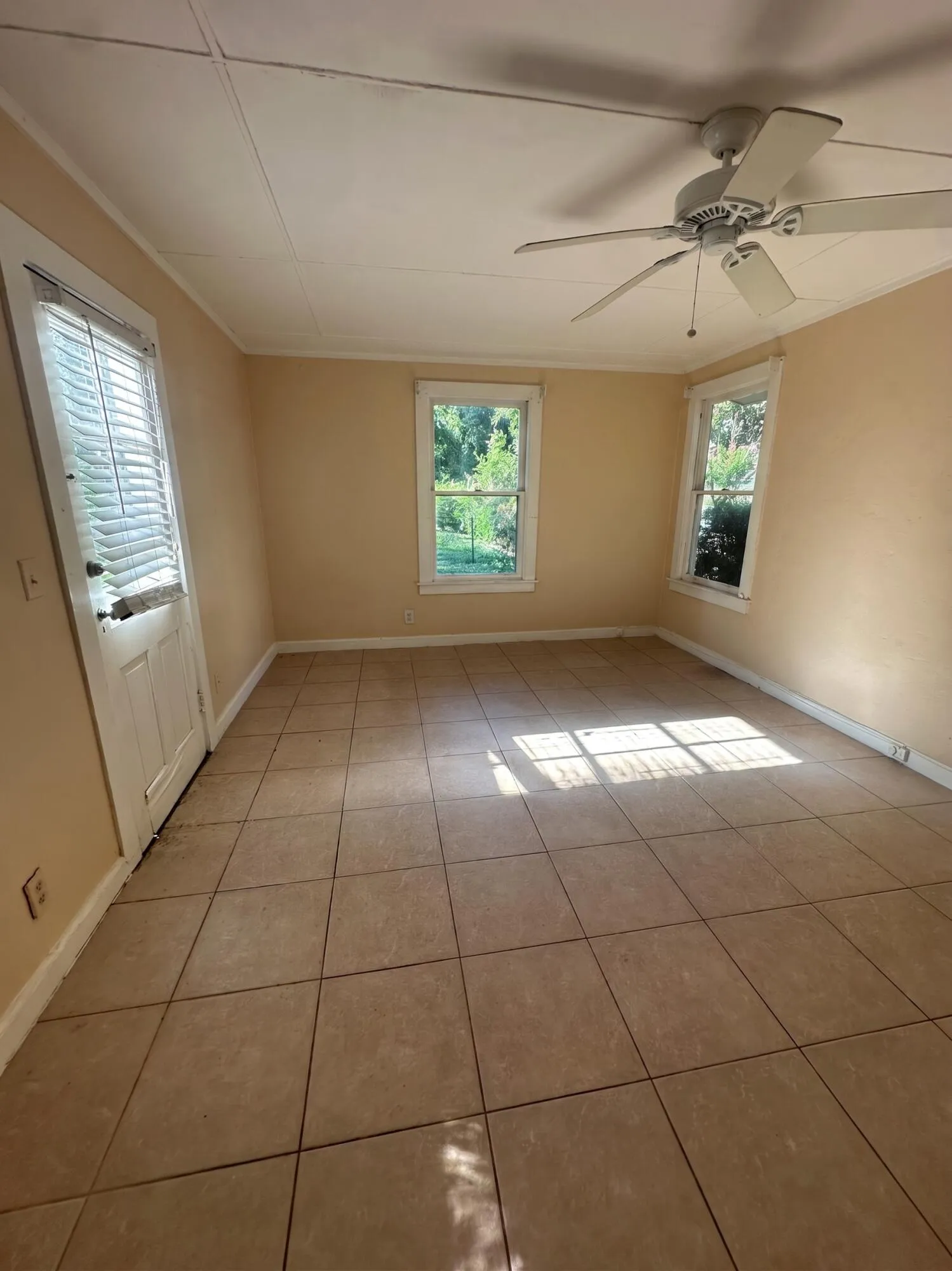 MASTER ROOM