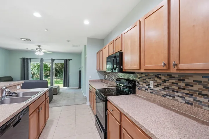 37-web-or-mls-2551_Creekside_Dr_038