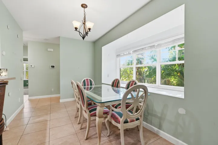 27-web-or-mls-2551_Creekside_Dr_028