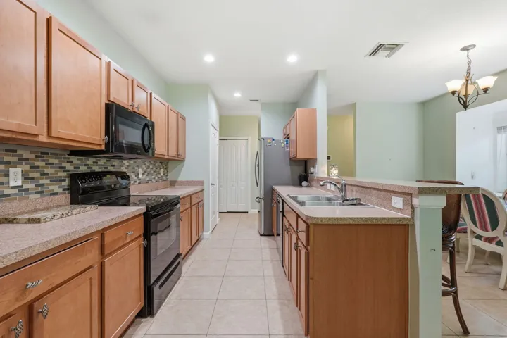 33-web-or-mls-2551_Creekside_Dr_034