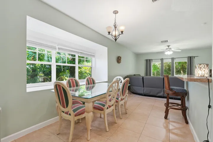 26-web-or-mls-2551_Creekside_Dr_027