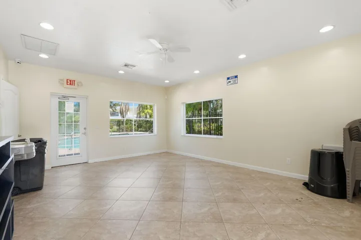 50-web-or-mls-2551_Creekside_Dr_052
