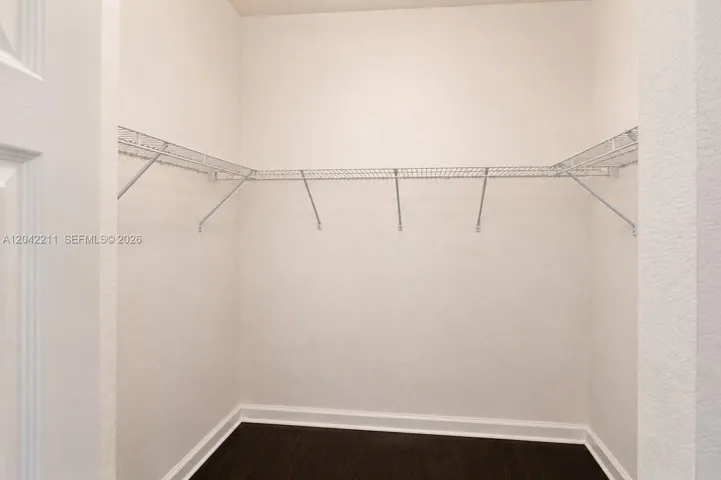 Walking closet