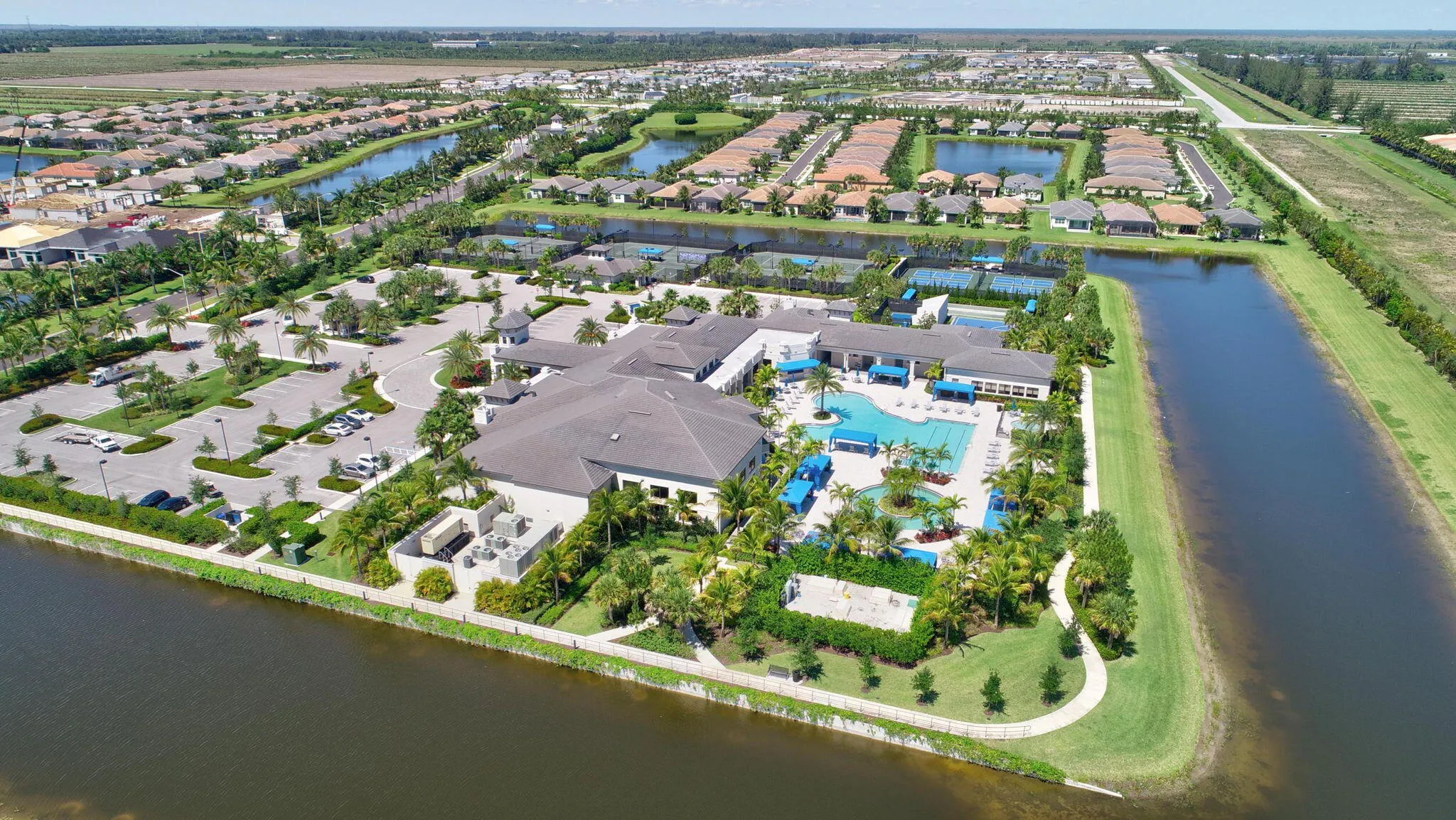 104-web-or-mls-057_valencia bay (2)
