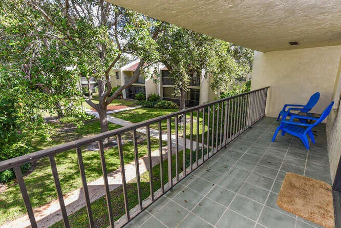 150 Pineview Rd Apt L6 Jupiter-small-002