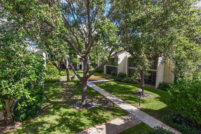 150 Pineview Rd Apt L6 Jupiter-small-003