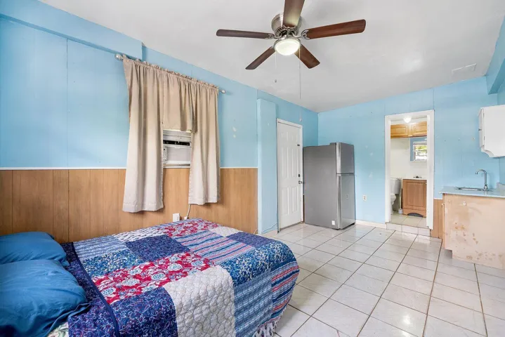 Bedroom Studio